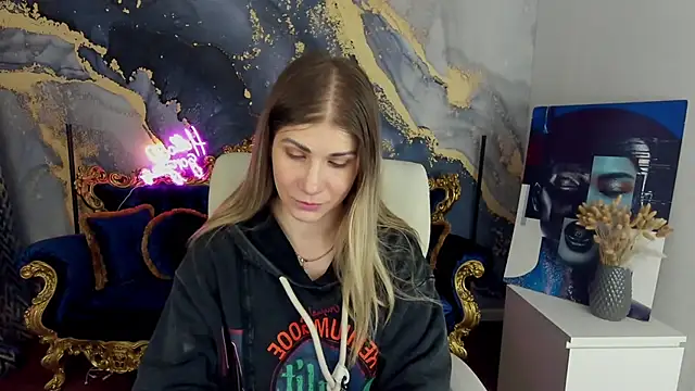 Snapshot of CassandraGood chatting on March 16, 12:55 pm CassandraGood online show from March 16, 12:55 pm