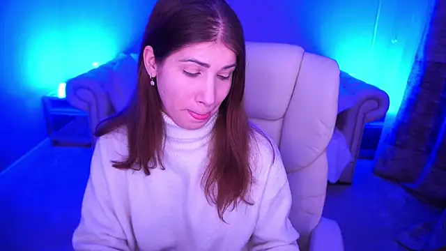 Snapshot of CassandraGood chatting on December 3, 7:27 am CassandraGood online show from December 3, 7:27 am