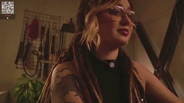 Snapshot of VortexProject chatting on November 28, 1:14 pm VortexProject online show from November 28, 1:14 pm