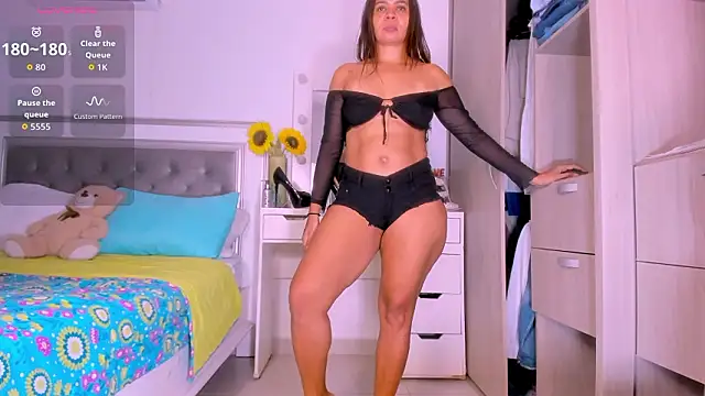 Snapshot of sharonDulce chatting on March 30, 12:22 am sharonDulce online show from March 30, 12:22 am