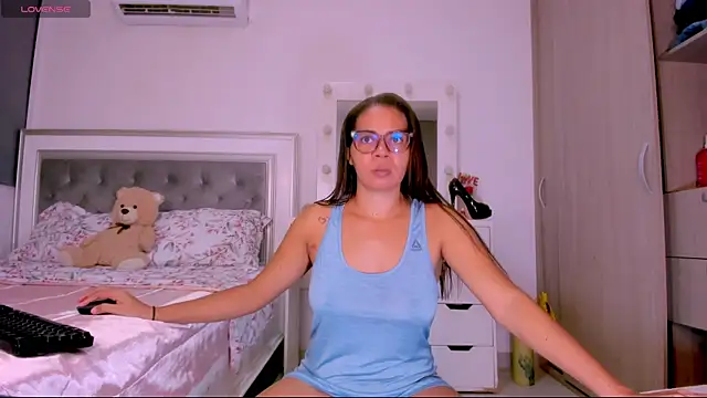 Snapshot of sharonDulce chatting on August 1, 4:23 am sharonDulce online show from August 1, 4:23 am