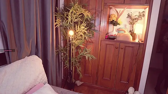 Snapshot of Lucy_fit chatting on September 17, 10:06 am Lucy fit online show from September 17, 10:06 am