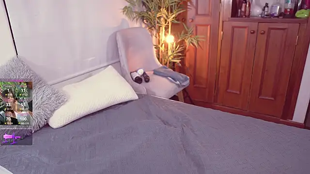 Snapshot of Lucy_fit chatting on October 27, 10:19 am Lucy fit online show from October 27, 10:19 am