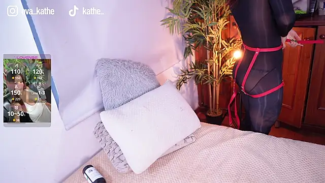 Snapshot of Lucy_fit chatting on November 8, 11:10 am Lucy fit online show from November 8, 11:10 am