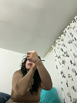 Snapshot of valenor_ chatting on May 29, 4:10 am valenor online show from May 29, 4:10 am