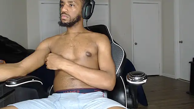 Snapshot of ChrisVacher chatting on February 7, 11:19 pm ChrisVacher online show from February 7, 11:19 pm