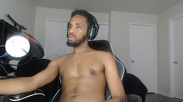 Snapshot of ChrisVacher chatting on March 8, 10:02 pm ChrisVacher online show from March 8, 10:02 pm