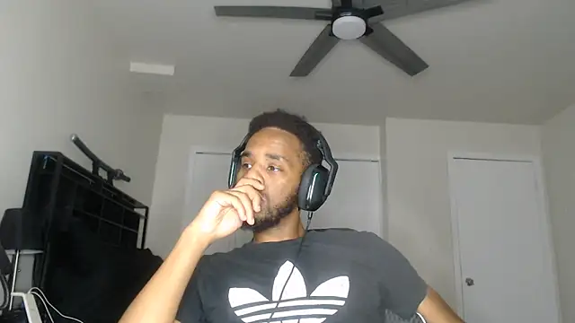 Snapshot of ChrisVacher chatting on March 14, 12:50 am ChrisVacher online show from March 14, 12:50 am