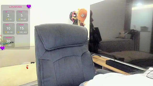 Snapshot of keyn_laurent_1 chatting on December 3, 12:13 am keyn laurent 1 online show from December 3, 12:13 am