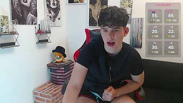Oliverboy- online show from June 22, 11:13 pm