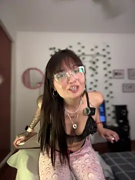 LunaXuan online show from November 20, 3:50 am