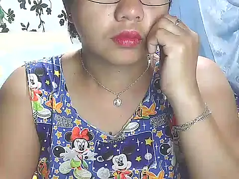 Snapshot of lovely_samxxx24 chatting on December 3, 7:00 pm lovely samxxx24 online show from December 3, 7:00 pm