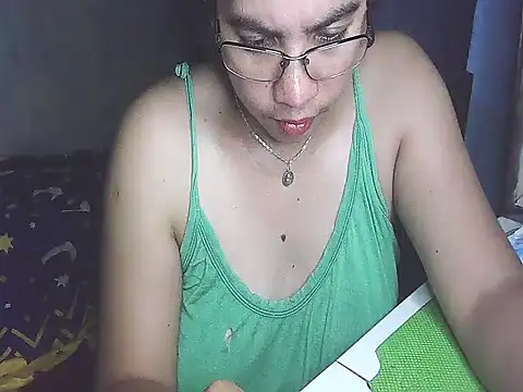 Snapshot of lovely_samxxx24 chatting on December 14, 8:34 am lovely samxxx24 online show from December 14, 8:34 am