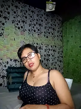 Snapshot of lovely_samxxx24 chatting on February 19, 5:05 am lovely samxxx24 online show from February 19, 5:05 am