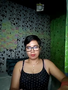 Snapshot of lovely_samxxx24 chatting on February 19, 2:23 pm lovely samxxx24 online show from February 19, 2:23 pm