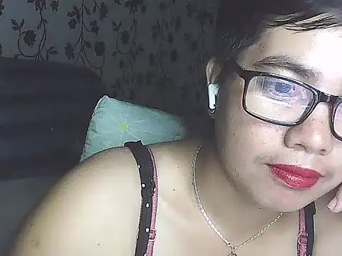 Snapshot of lovely_samxxx24 chatting on February 20, 7:45 am lovely samxxx24 online show from February 20, 7:45 am