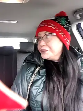 Snapshot of x__KHALEESI__x chatting on December 30, 2:08 pm x KHALEESI x online show from December 30, 2:08 pm