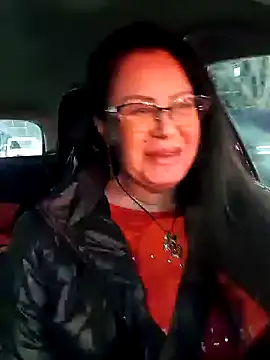 Snapshot of x__KHALEESI__x chatting on January 16, 3:35 pm x KHALEESI x online show from January 16, 3:35 pm