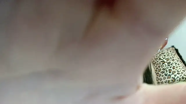 Snapshot of x__KHALEESI__x chatting on January 22, 6:10 am x KHALEESI x online show from January 22, 6:10 am