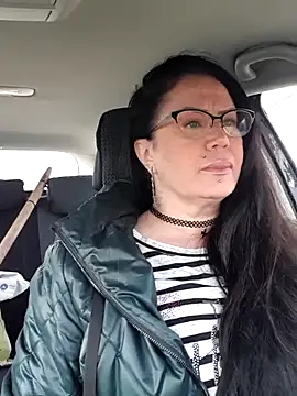 Snapshot of x__KHALEESI__x chatting on March 10, 6:49 am x KHALEESI x online show from March 10, 6:49 am