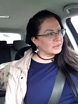 Snapshot of x__KHALEESI__x chatting on March 17, 11:00 am x KHALEESI x online show from March 17, 11:00 am