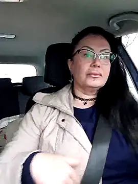 Snapshot of x__KHALEESI__x chatting on March 17, 2:12 pm x KHALEESI x online show from March 17, 2:12 pm