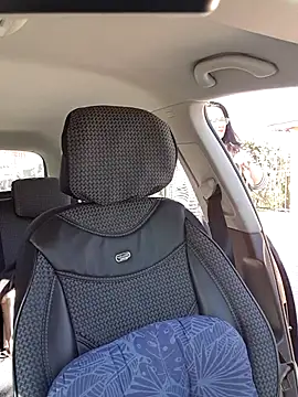 Snapshot of x__KHALEESI__x chatting on September 16, 7:09 am x KHALEESI x online show from September 16, 7:09 am