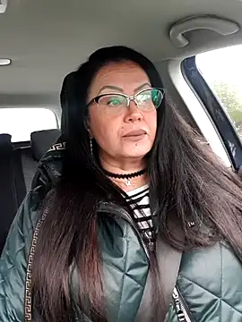 Snapshot of x__KHALEESI__x chatting on October 3, 7:49 am x KHALEESI x online show from October 3, 7:49 am