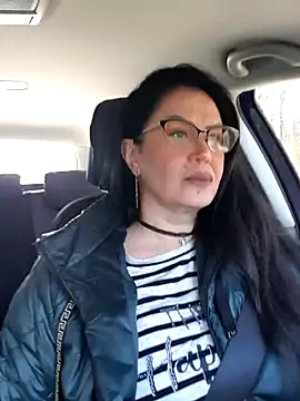 Snapshot of x__KHALEESI__x chatting on November 24, 10:48 am x KHALEESI x online show from November 24, 10:48 am