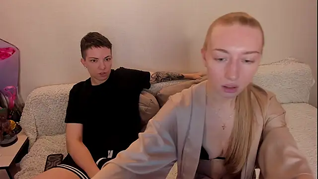 Snapshot of secret_dreams__ chatting on November 21, 2:38 pm secret dreams online show from November 21, 2:38 pm