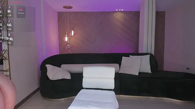 NiaHolland online show from February 12, 6:03 pm