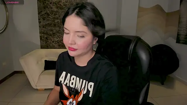 Snapshot of NinaMichelle chatting on June 30, 6:20 pm NinaMichelle online show from June 30, 6:20 pm