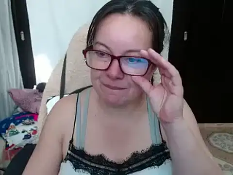 Sonialorens  online show from December 11, 9:12 pm