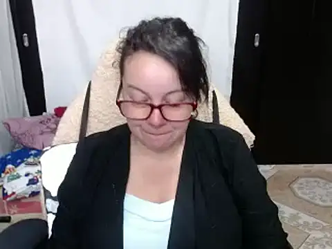 Sonialorens  online show from December 13, 1:12 pm