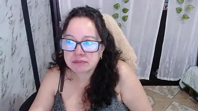 Sonialorens  online show from February 20, 2:13 pm