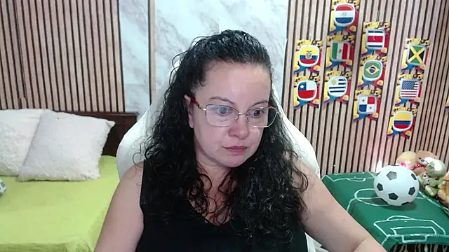 Sonialorens  online show from June 23, 7:56 pm