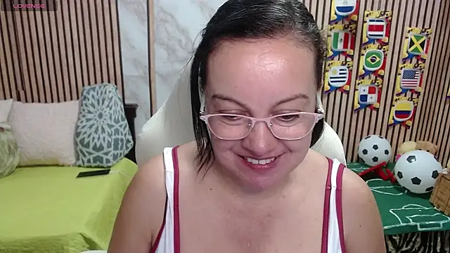 Sonialorens  online show from June 29, 4:07 pm
