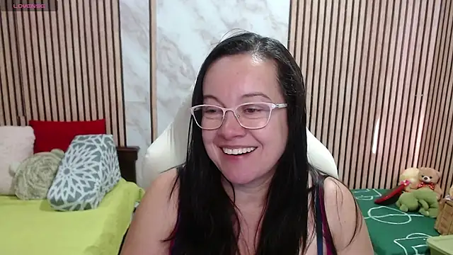 Sonialorens  online show from July 21, 8:11 pm