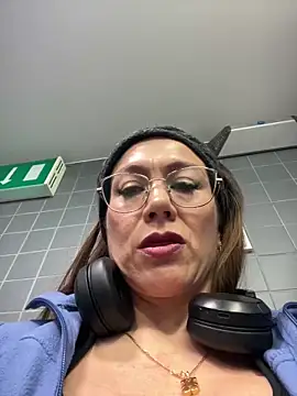 angelitasexy81 online show from March 16, 9:05 am