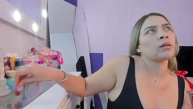 Snapshot of Byanca_Winklar chatting on December 6, 8:40 pm Byanca Winklar online show from December 6, 8:40 pm