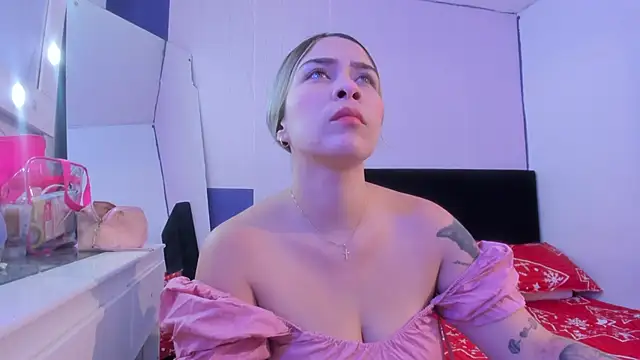 Snapshot of Byanca_Winklar chatting on December 10, 5:00 pm Byanca Winklar online show from December 10, 5:00 pm