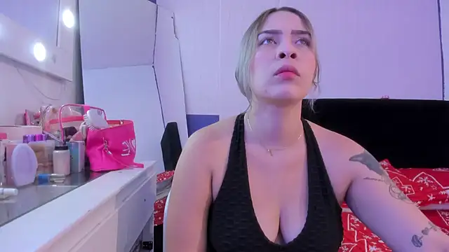 Snapshot of Byanca_Winklar chatting on December 16, 5:43 pm Byanca Winklar online show from December 16, 5:43 pm