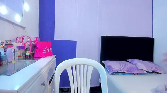 Snapshot of Byanca_Winklar chatting on March 11, 5:35 pm Byanca Winklar online show from March 11, 5:35 pm