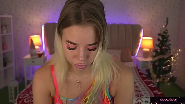 Snapshot of Sexy_Ira chatting on December 23, 6:33 am Sexy Ira online show from December 23, 6:33 am