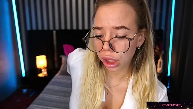 Snapshot of Sexy_Ira chatting on January 15, 7:05 am Sexy Ira online show from January 15, 7:05 am