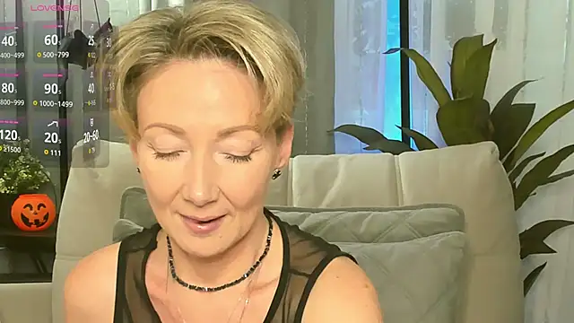 AkexandraFix online show from October 31, 1:12 pm