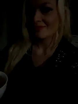 Snapshot of Lisavontease chatting on December 3, 9:12 pm Lisavontease online show from December 3, 9:12 pm