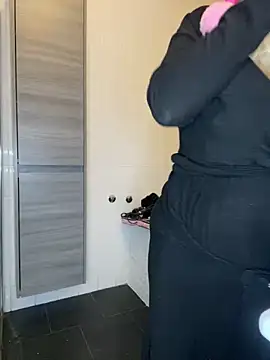 Snapshot of Lisavontease chatting on December 25, 3:17 pm Lisavontease online show from December 25, 3:17 pm