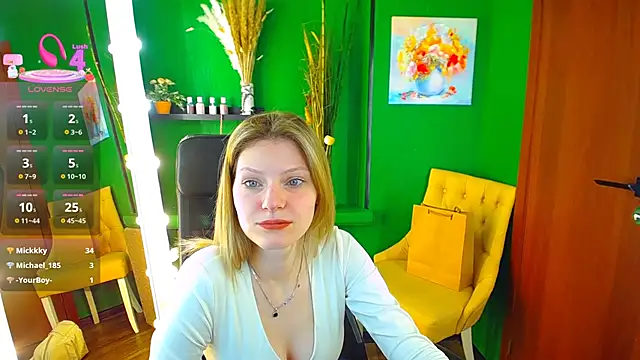 Snapshot of MaryHiggins chatting on March 14, 9:03 am MaryHiggins online show from March 14, 9:03 am