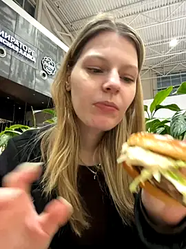 MaryHiggins online show from October 20, 3:12 pm